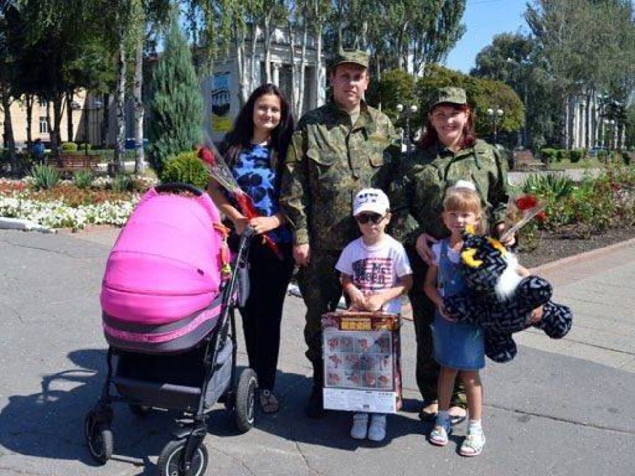 В Покровске двум сотрудникам полиции вручили ключи от служебных квартир