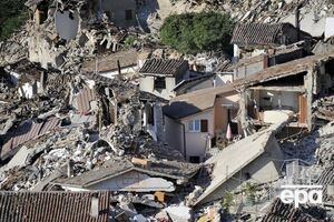 Количество жертв землетрясения растет