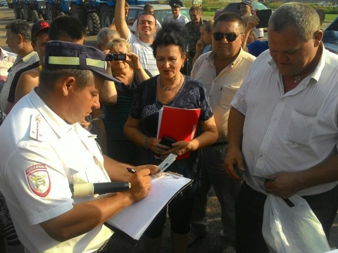 Полиция составила протоколы на всех участников "тракторного марша"