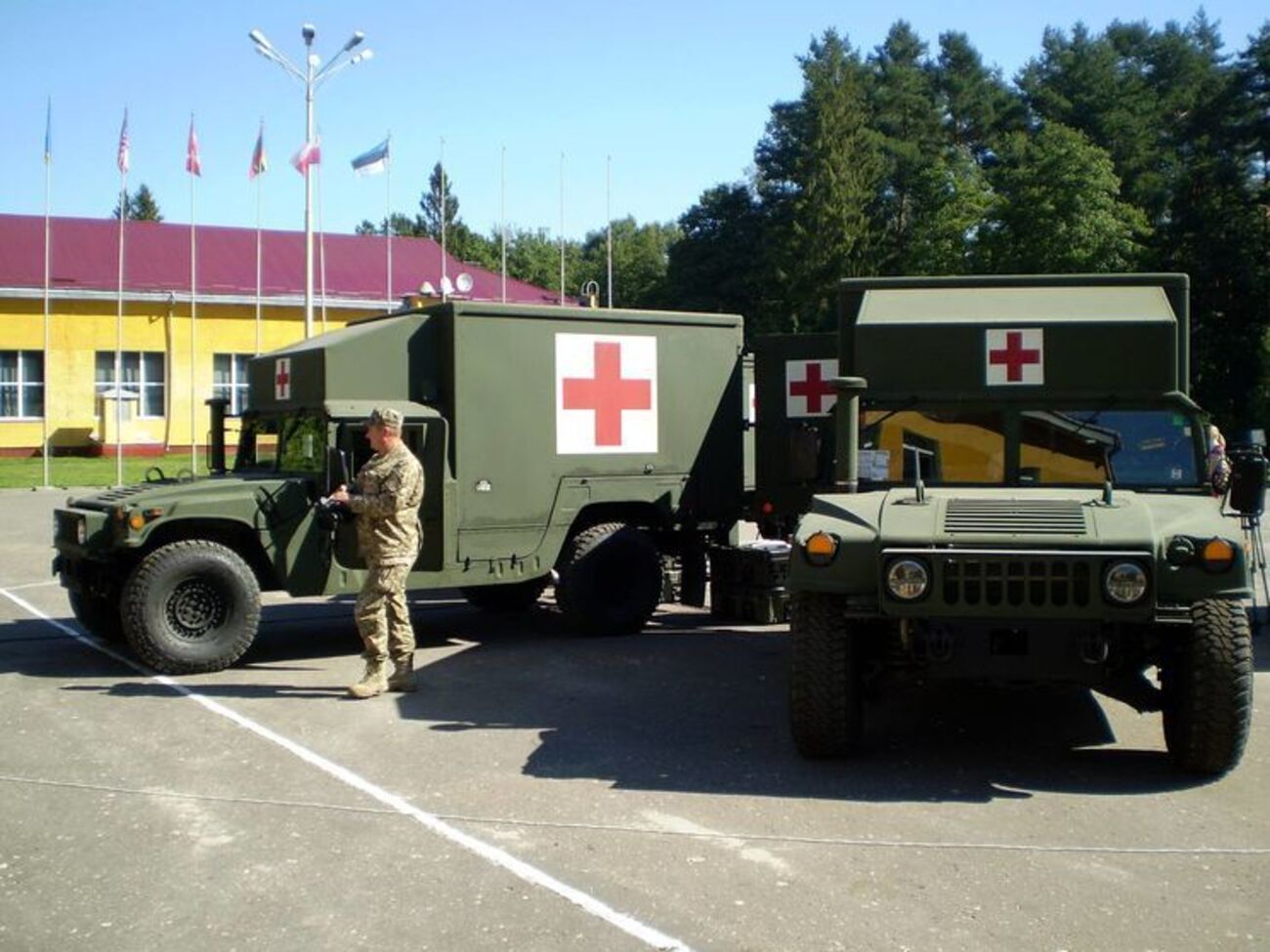 Вооруженные силы Украины получили от США пять автомобилей для медицинской эвакуации в полевых условиях