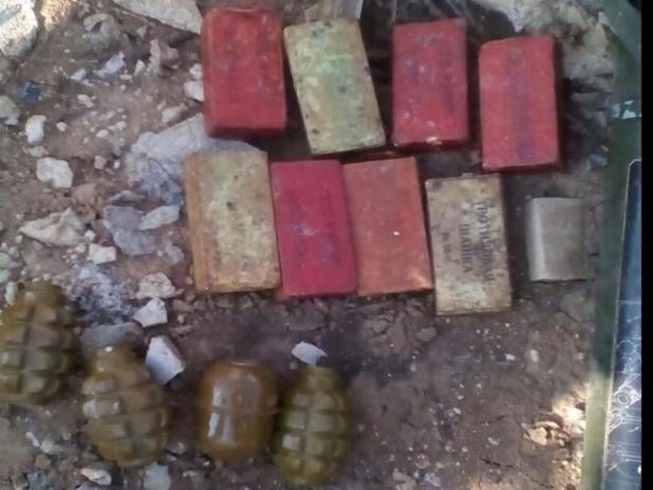 Тайник был в подвале нежилого дома