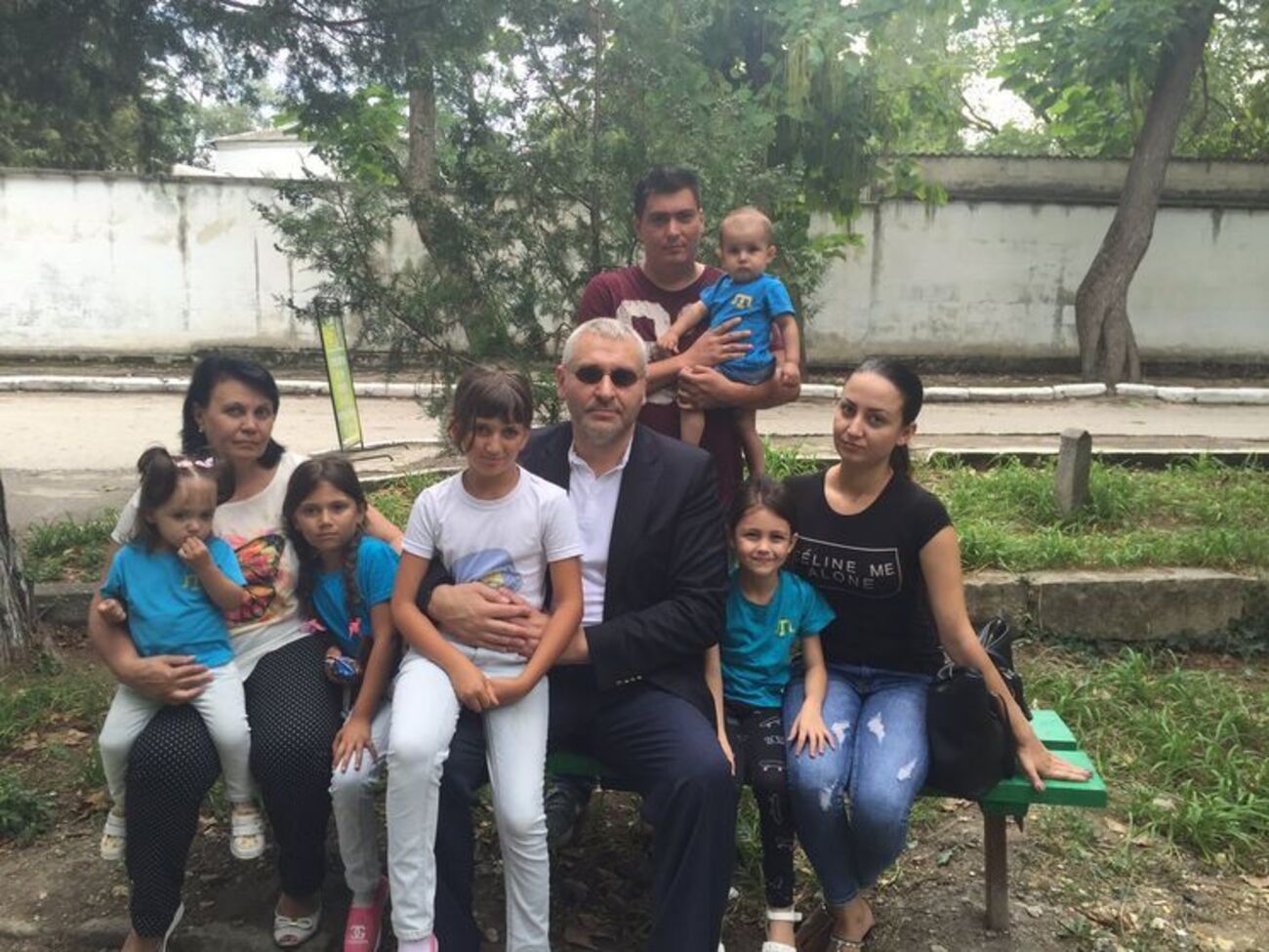 Фейгин приехал в больницу вместе с семьей Умерова