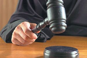 Суд арестовал и отстранил от занимаемой должности подполковника СБУ, задержанного по подозрению в причастности к разбойному нападению на инкассаторский автомобиль "ПриватБанка"