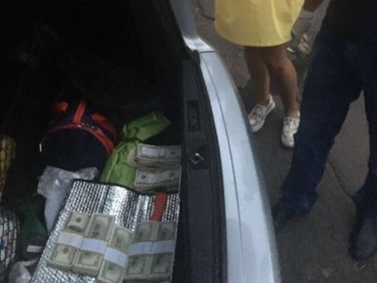 По данным СБУ, чиновница требовала от предпринимателя взятку за победу в тендере