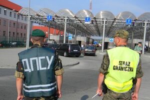 С сегодняшнего дня малое пограничное движение на украинско-польской границе возобновили