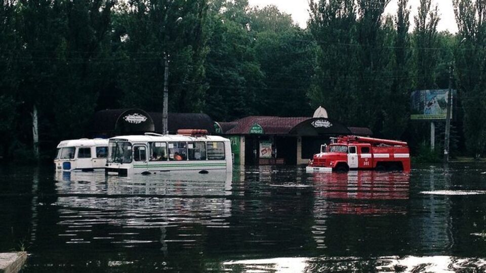 Из-за засорения ливневой канализации в городе Черкассы были частично подтоплены улицы после сильного дождя