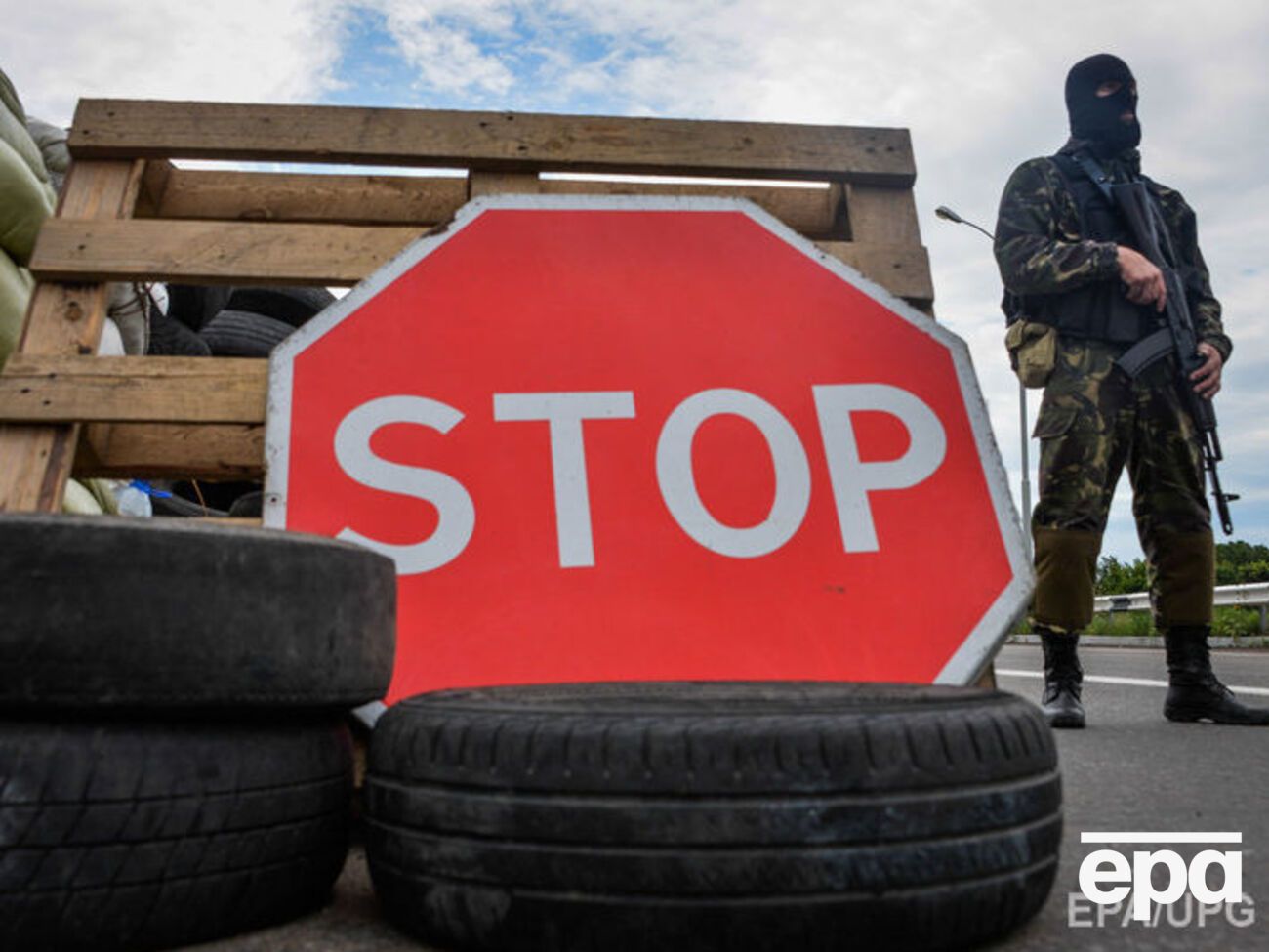 Один из задержанных боевиков с оружием в руках дежурил на блокпостах в Макеевке и Донецке