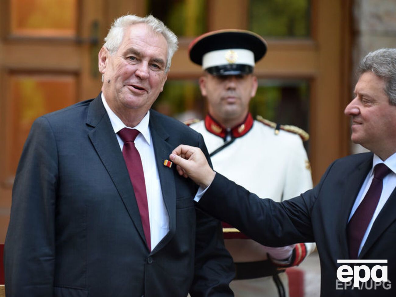 Земан не является сторонником предоставления убежища беженцам