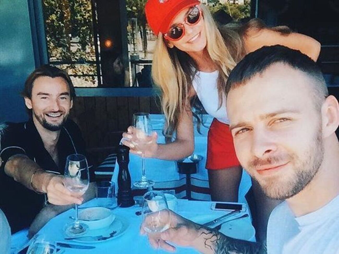 Романова (на фото по центру):&nbsp;Хороший день у меня сегодня!