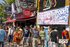 Туристы в Каталонии