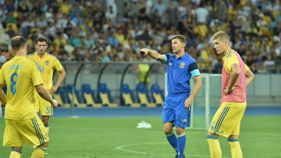 Шевченко вызвал на сборы перед игрой с Исландией 33 игроков