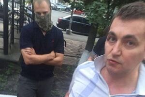 Платона (справа) вывезли в Молдову