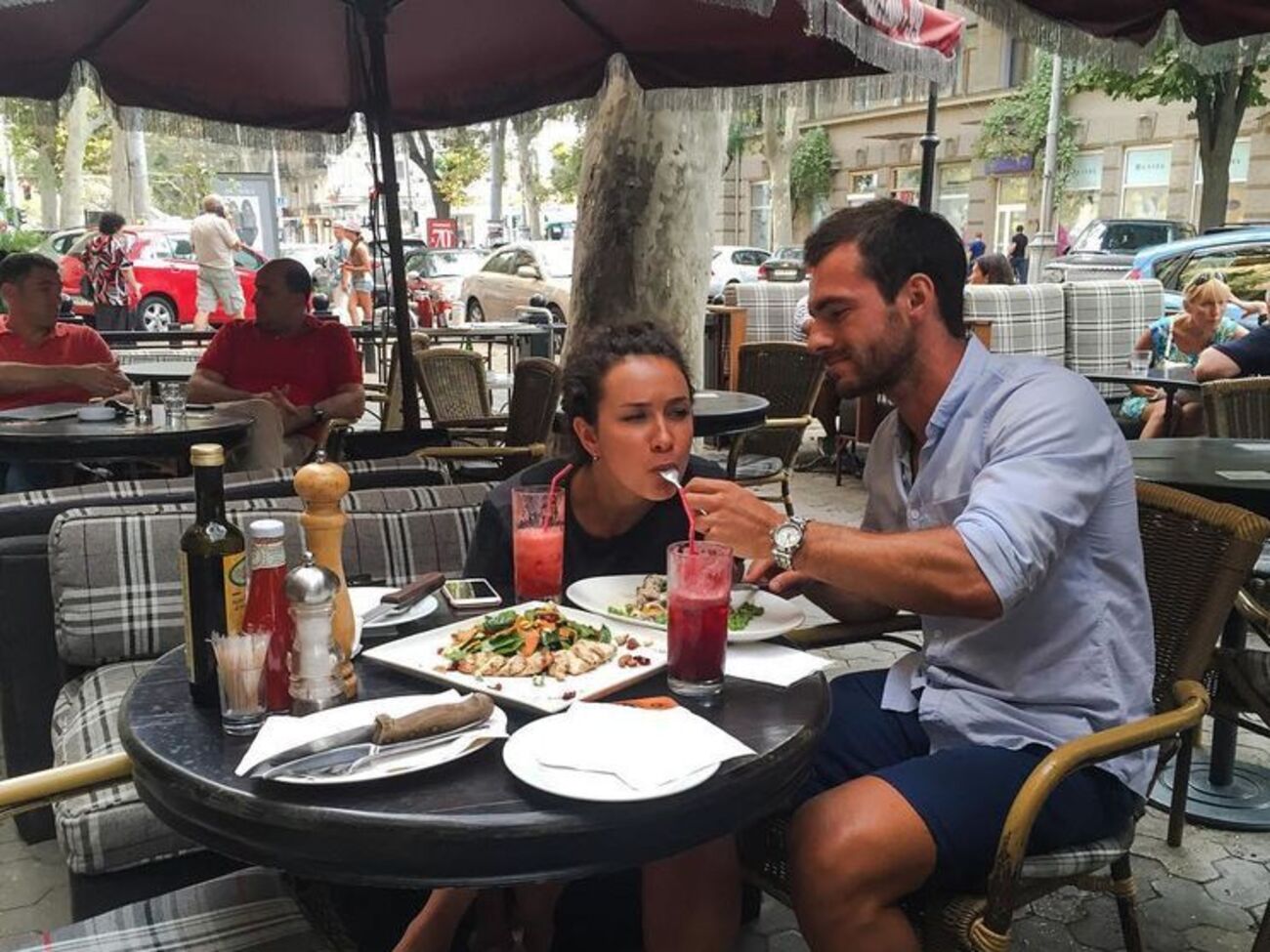 Мельник процитировал "Сплин": Мы не знали друг друга до этого лета, мы болтались по свету &ndash;&nbsp;земле и воде, и совершенно случайно мы взяли билеты на соседние кресла на большой высоте