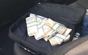 Руководитель института попался на взятке