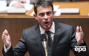 Мануэль Вальс: У Марианны обнажена грудь, потому что она кормит народ!