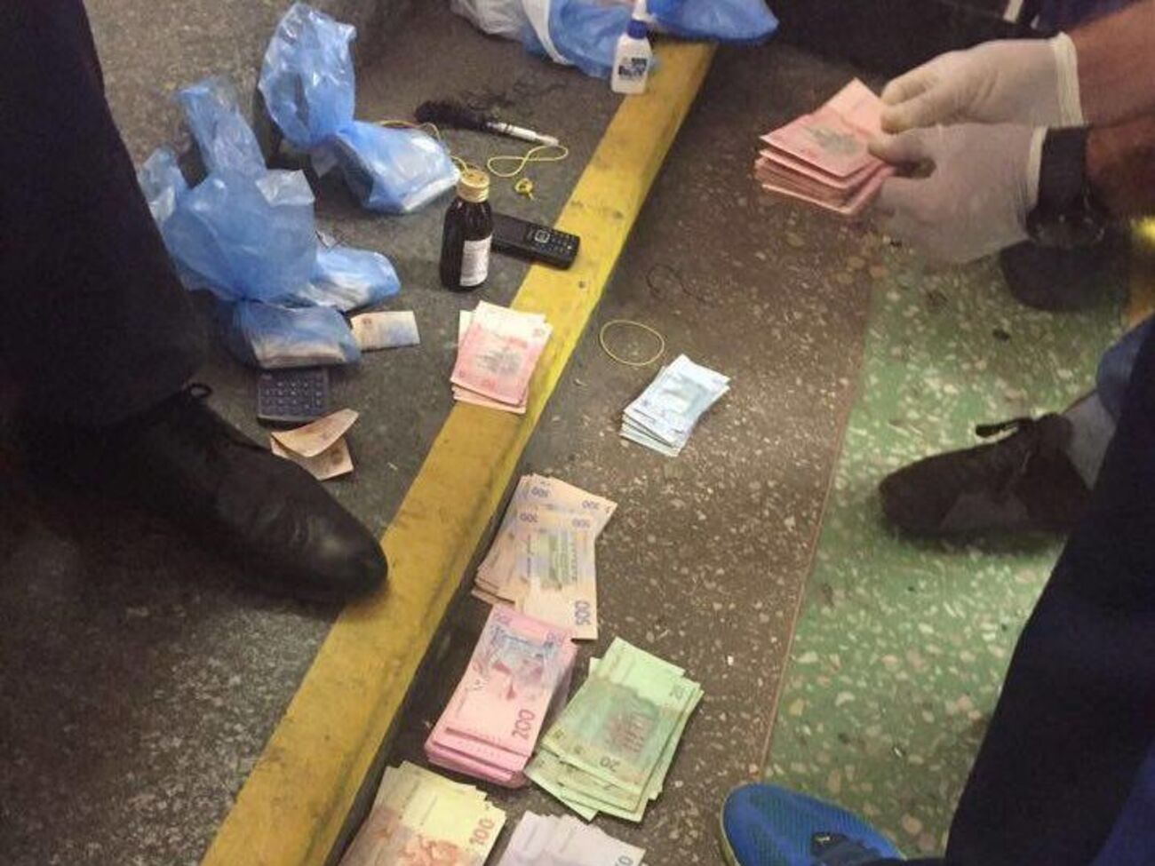 СБУ задержала на взятке руководителя одного из&nbsp;подразделений отдела пограничной службы "Харьков-пассажирский"