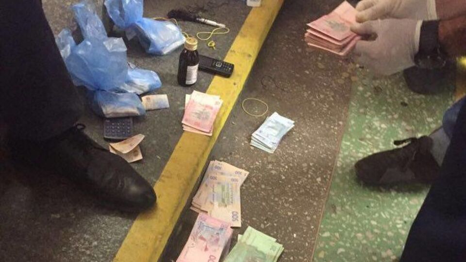 СБУ задержала на взятке руководителя одного из подразделений отдела пограничной службы "Харьков-пассажирский"