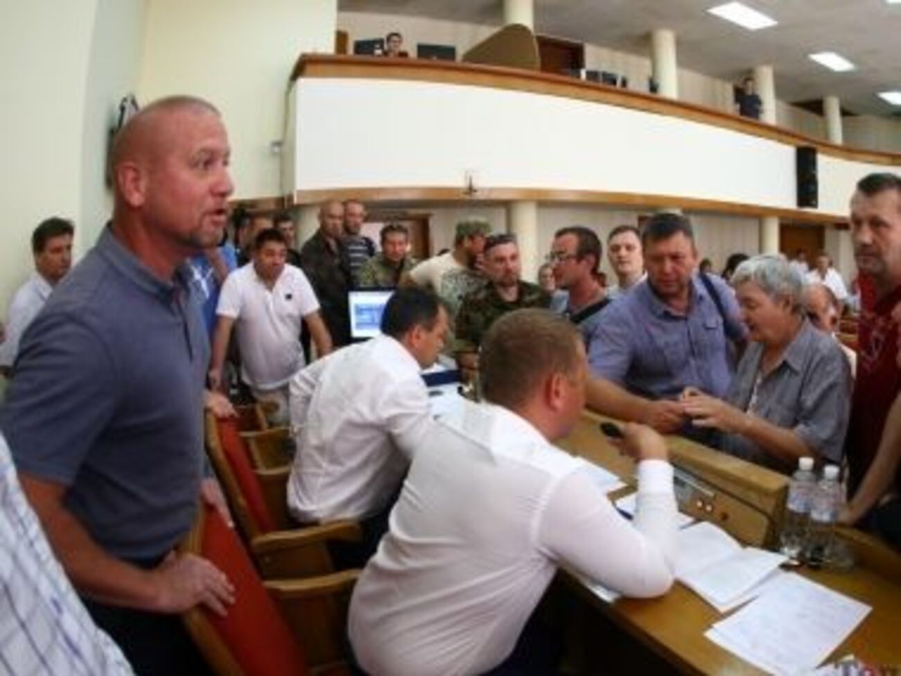 30 августа 2016 года в Кременчуге прошла 13 сессия горсовета, где депутаты приняли решение о запрете любой рекламы, связанной с Крымом