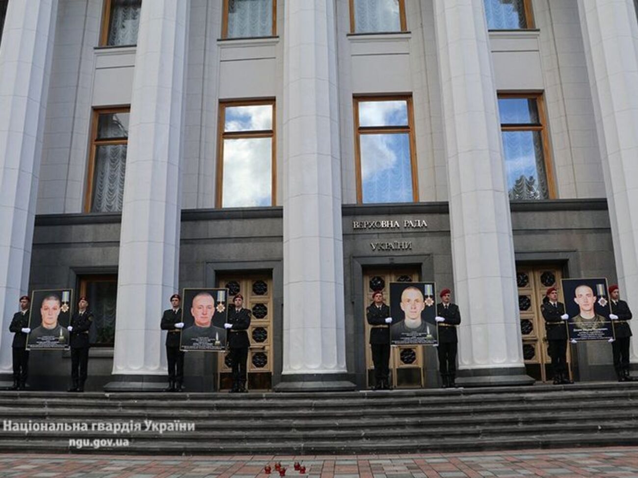 Под Радой помянули четырех погибших нацгвардейцев