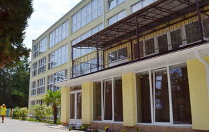 В пансионате есть три вида номеров гостиничного типа