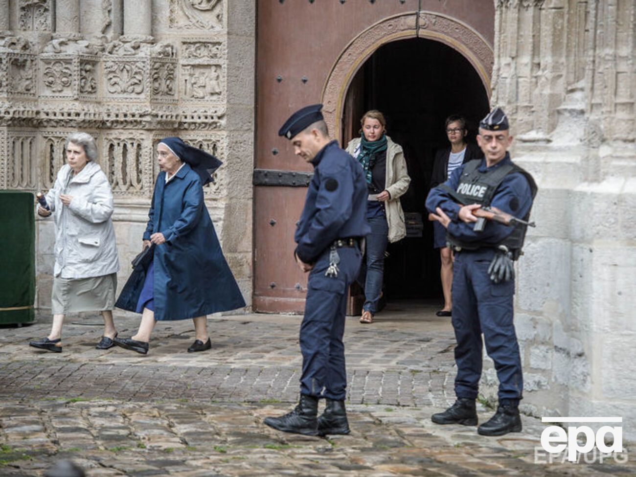 Франция усилит меры безопасности