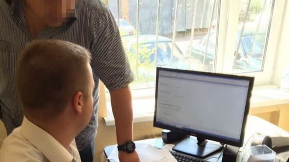 СБУ задержала за взятку главного фитосанитарного инспектора Житомира