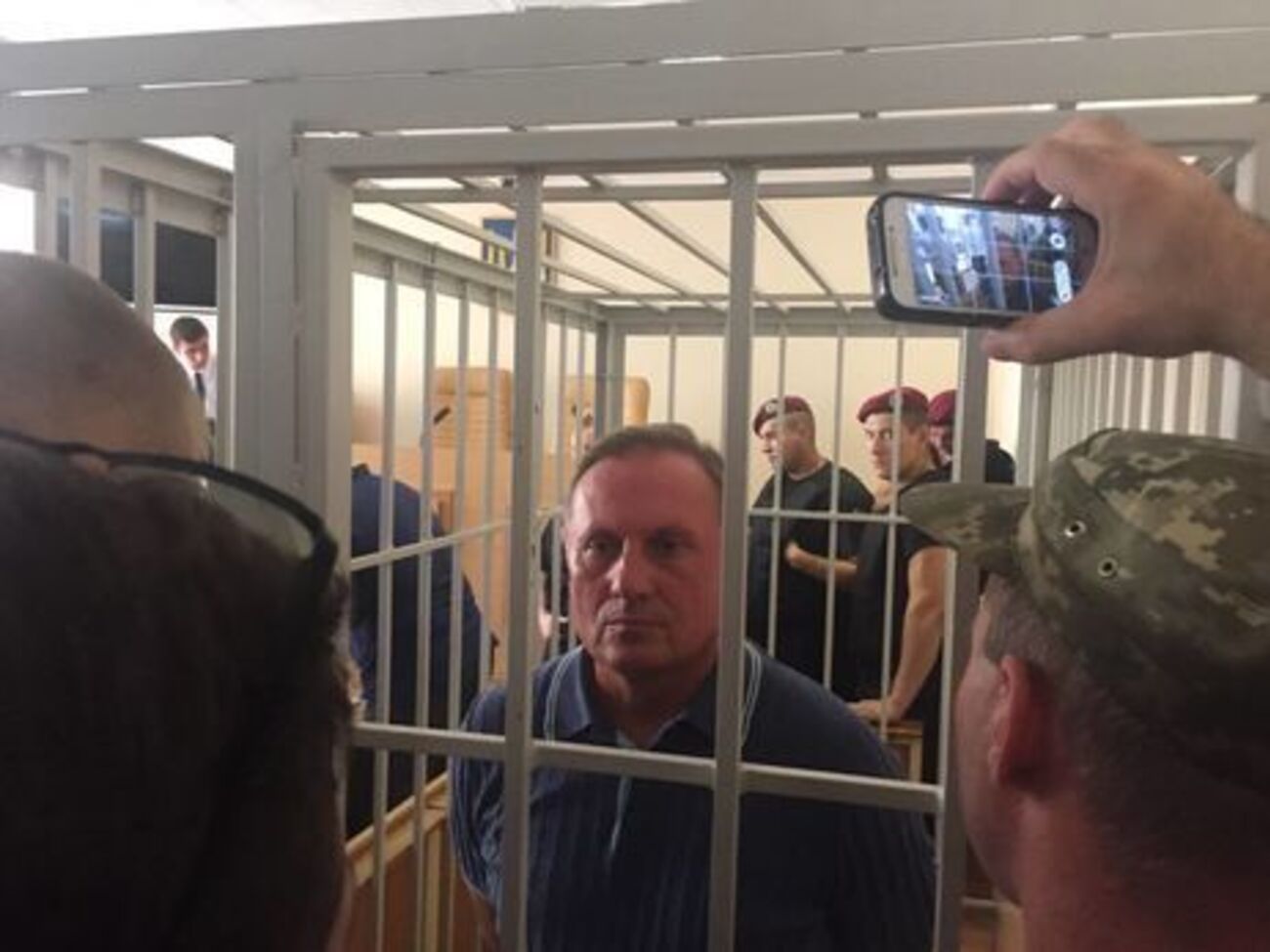 Защита считает, что во время избрания меры пресечения Ефремову на суд осуществлялось давление