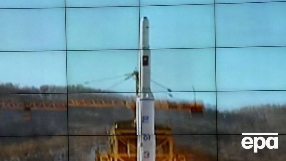 Запуск северокорейской ракеты "Ынха-3", показанный по телевидению КНДР, 2012 год