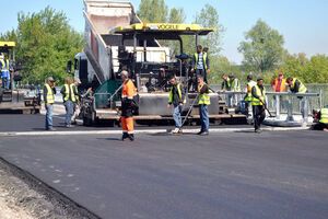 Службы автодорог в трех областях проводят подозрительные тендеры