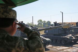 Полторак проверил процесс подготовки парада войск
