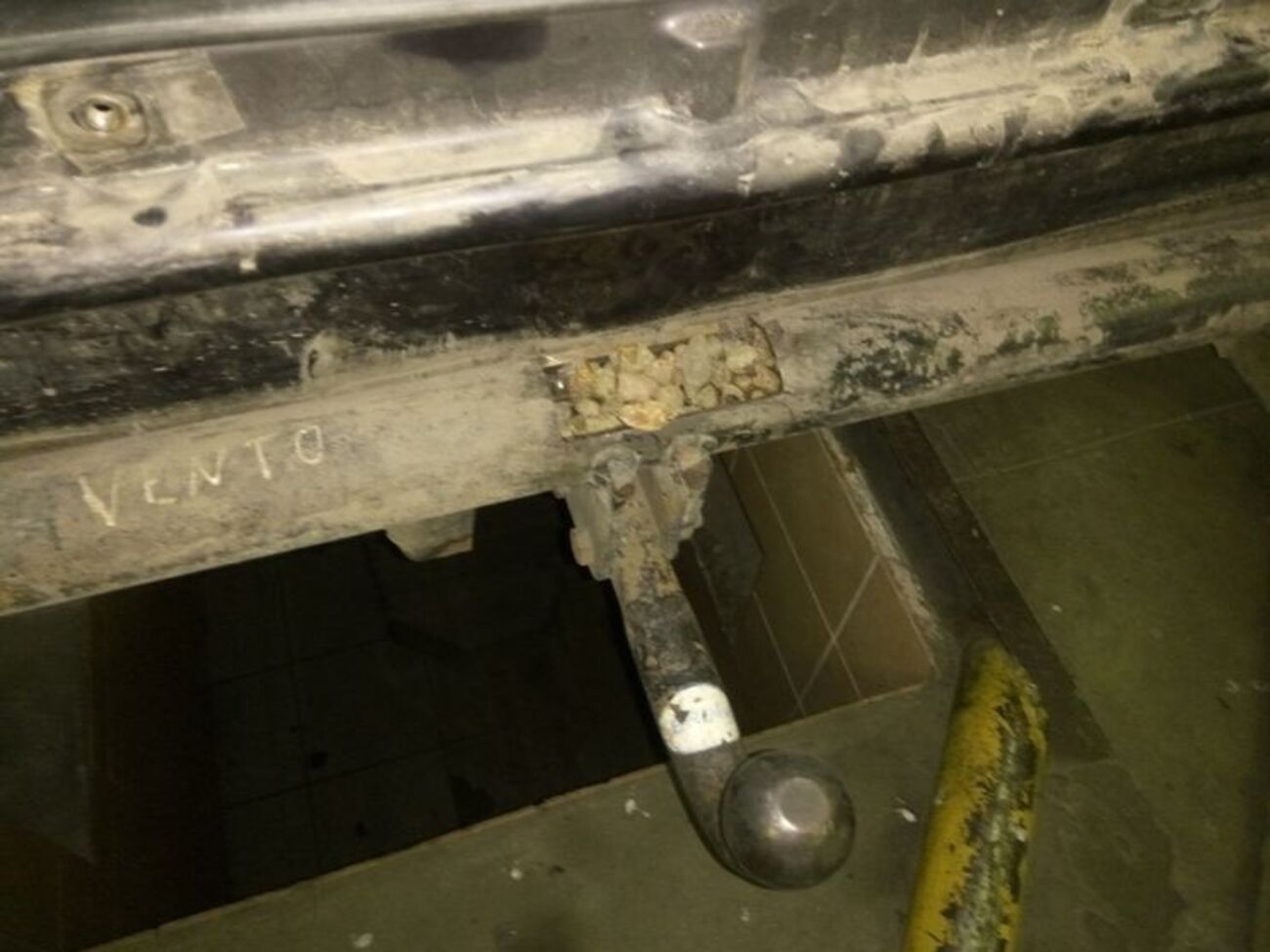 Пограничники обнаружили тайник с янтарем