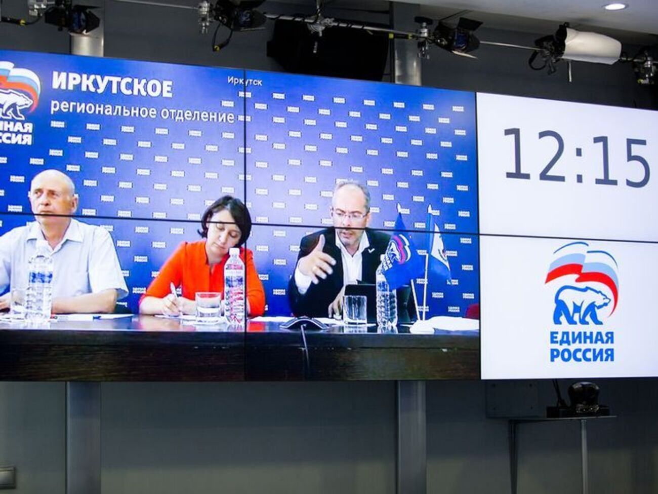 "Голос" обнаружил 80 компаний-доноров, которые перечислили более 1 млн руб. "Единой России" и получили крупный госконтракт