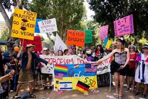 Одесский "Автомайдан" – возможным участникам ЛГБТ-фестиваля: Нехер шастать по городу