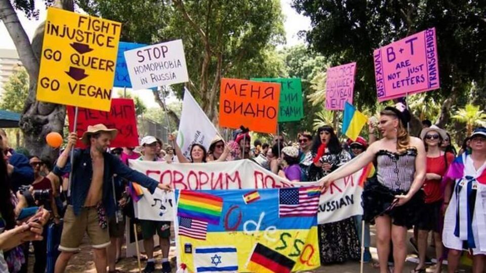 Одесский "Автомайдан" – возможным участникам ЛГБТ-фестиваля: Нехер шастать по городу