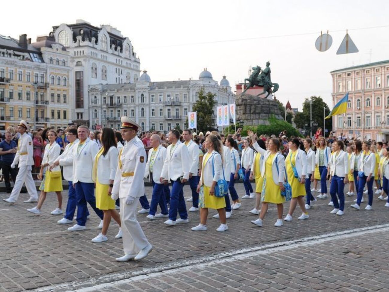 Украинцы появятся на стадионе 195-ми