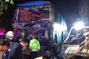 В Таиланде в ДТП с пассажирским автобусом погибло шесть человек