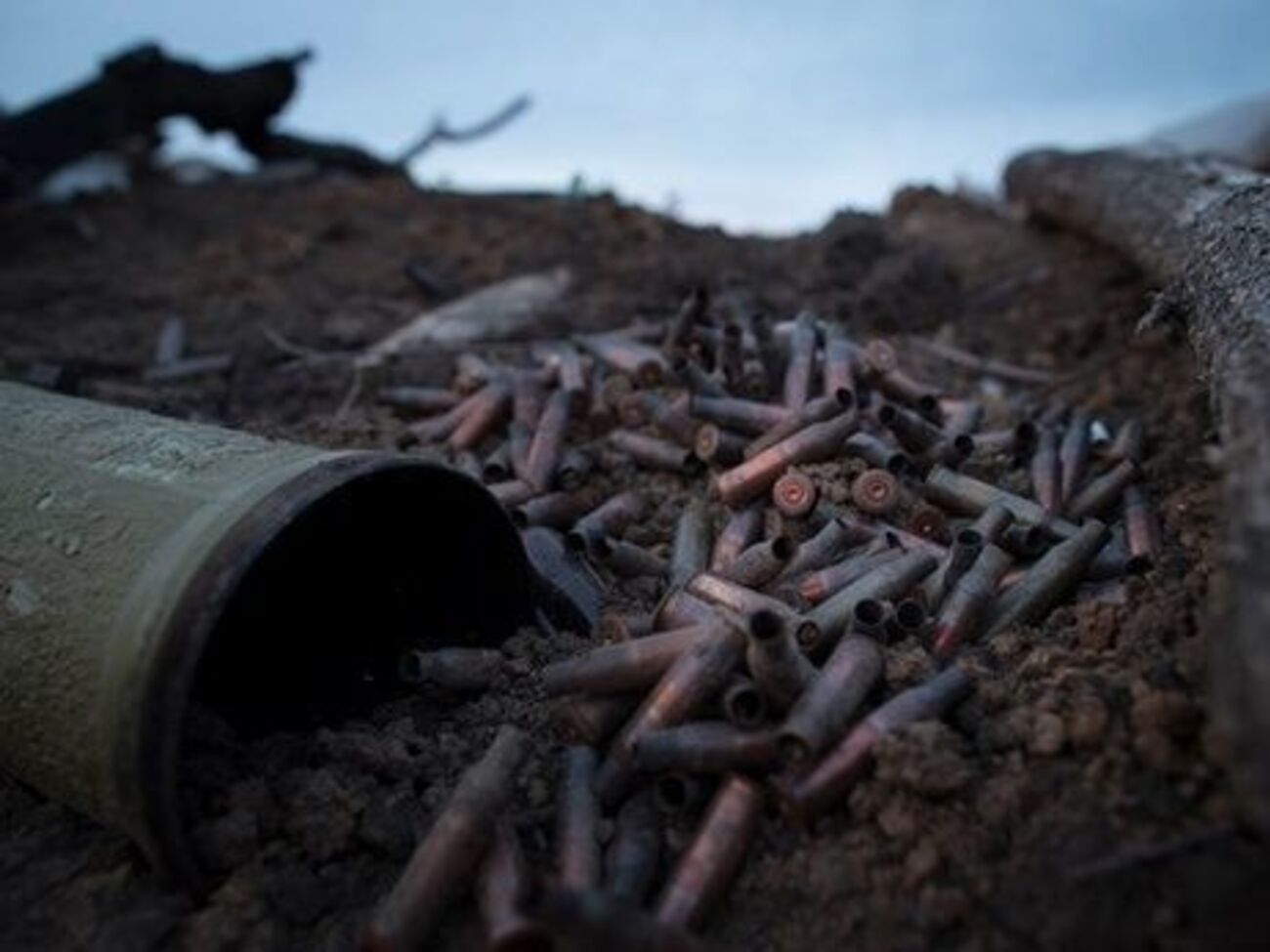 Террористы в зоне АТО расстреляли военного из России