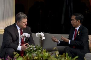 Порошенко и Видодо провели встречу в Джакарте