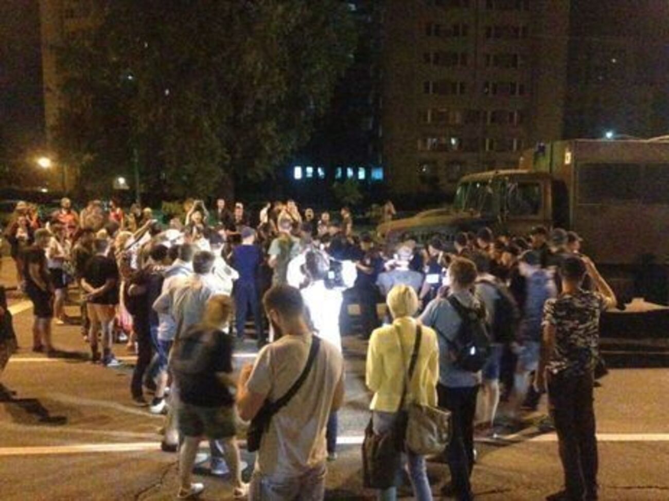 Полиция предъявила подозрение трем участникам беспорядков у здания Оболонского суда