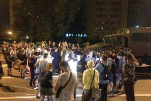 Полиция предъявила подозрение трем участникам беспорядков у здания Оболонского суда