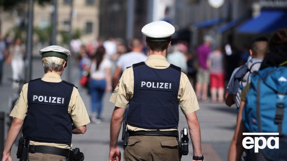 Коллега сотрудниц полиции ранил нападавшего