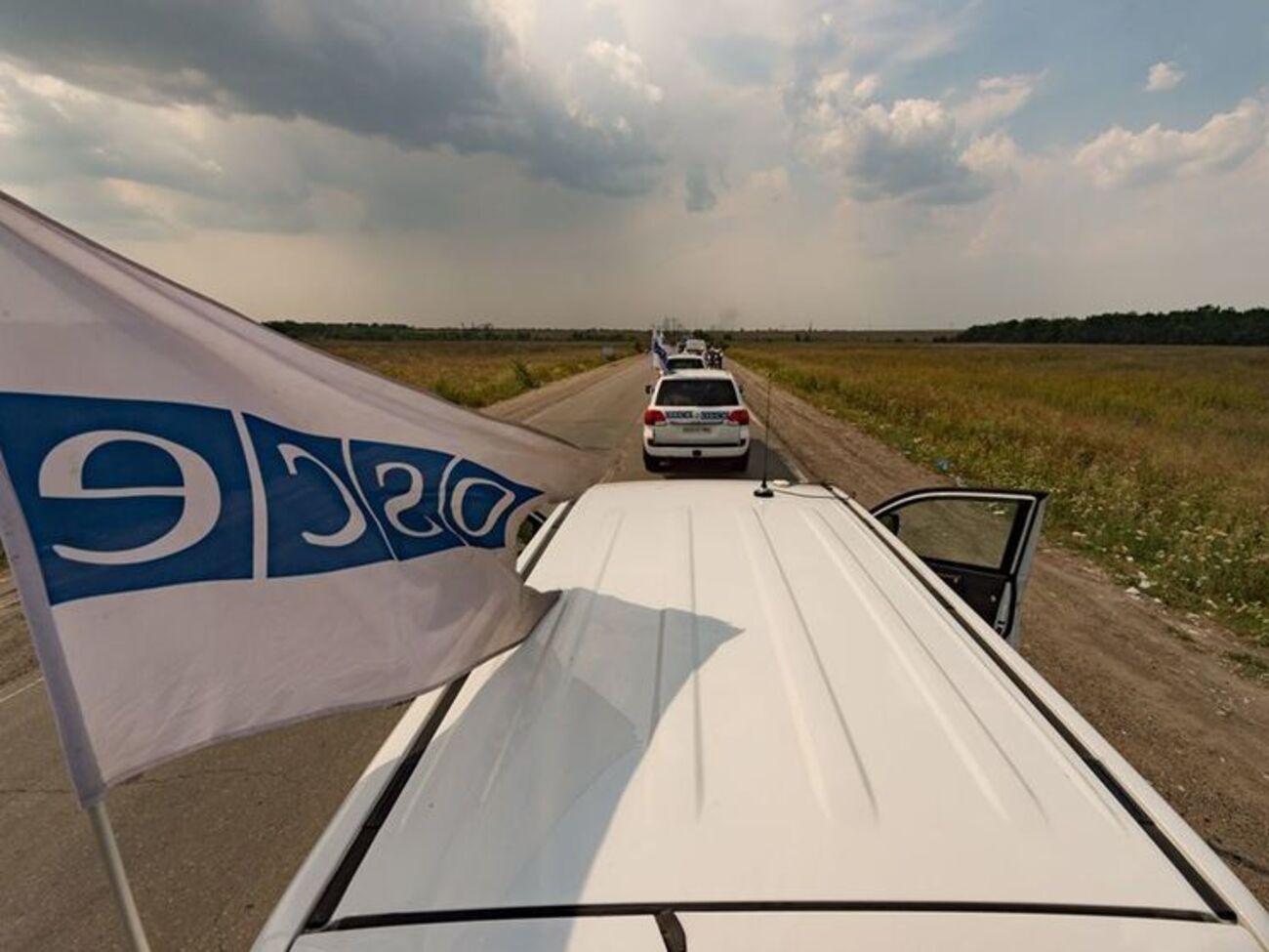 Наблюдатели СММ ОБСЕ посетили место взрыва авто Плотницкого