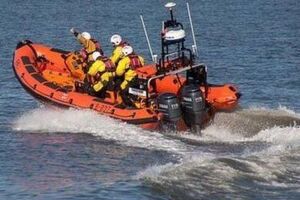 К поиску привлечены спасатели и волонтеры