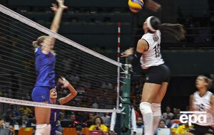 Екатерина Косьяненко (слева) побила рекорд кубинских волейболисток