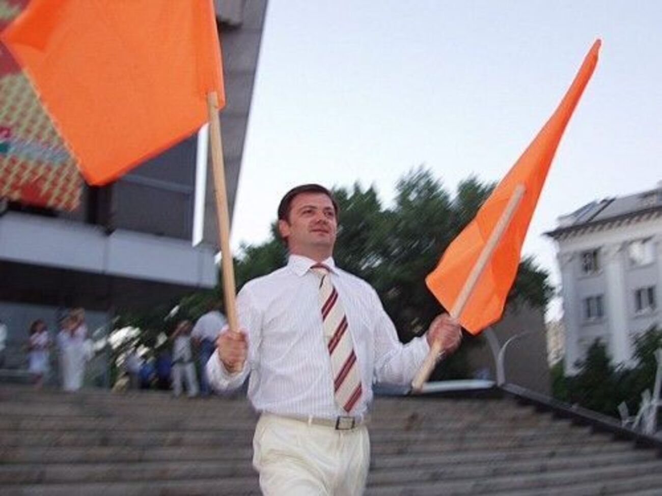 В 2005 году Медяник после победы Оранжевой революции возглавил Луганскую организацию партии "Наша Украина"