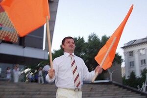 В 2005 году Медяник после победы Оранжевой революции возглавил Луганскую организацию партии "Наша Украина"