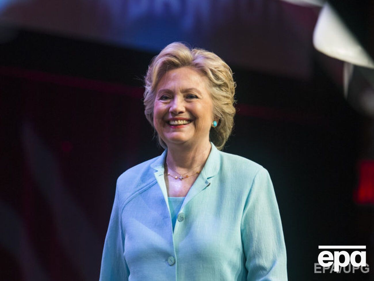 Клинтон опережает Трампа на 8%