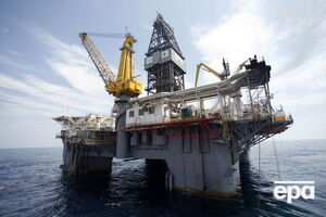 Нефть относительно стабильно дорожает четвертый день подряд