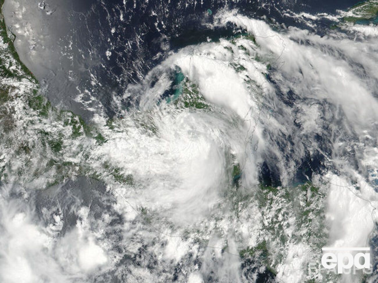 Шторм унес жизни 39 человек