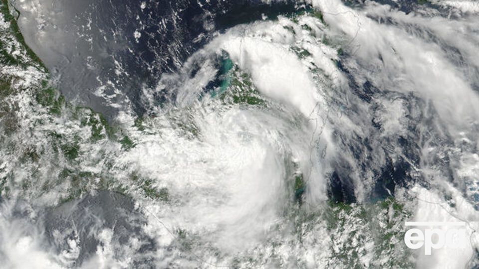 Шторм унес жизни 39 человек